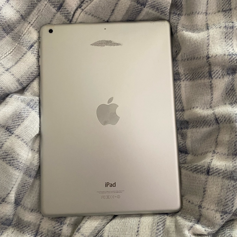 iPad Air - Picture 2 of 3